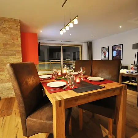 Haus Adrian, Adri *